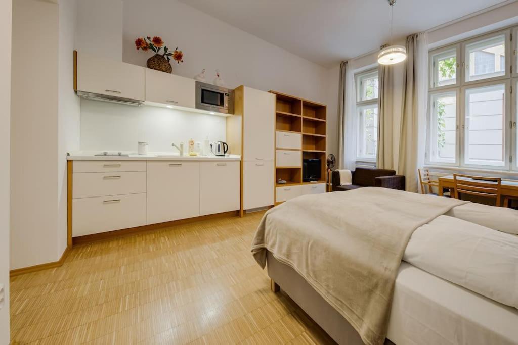 Deluxe Suite In Prime Location Prága Kültér fotó