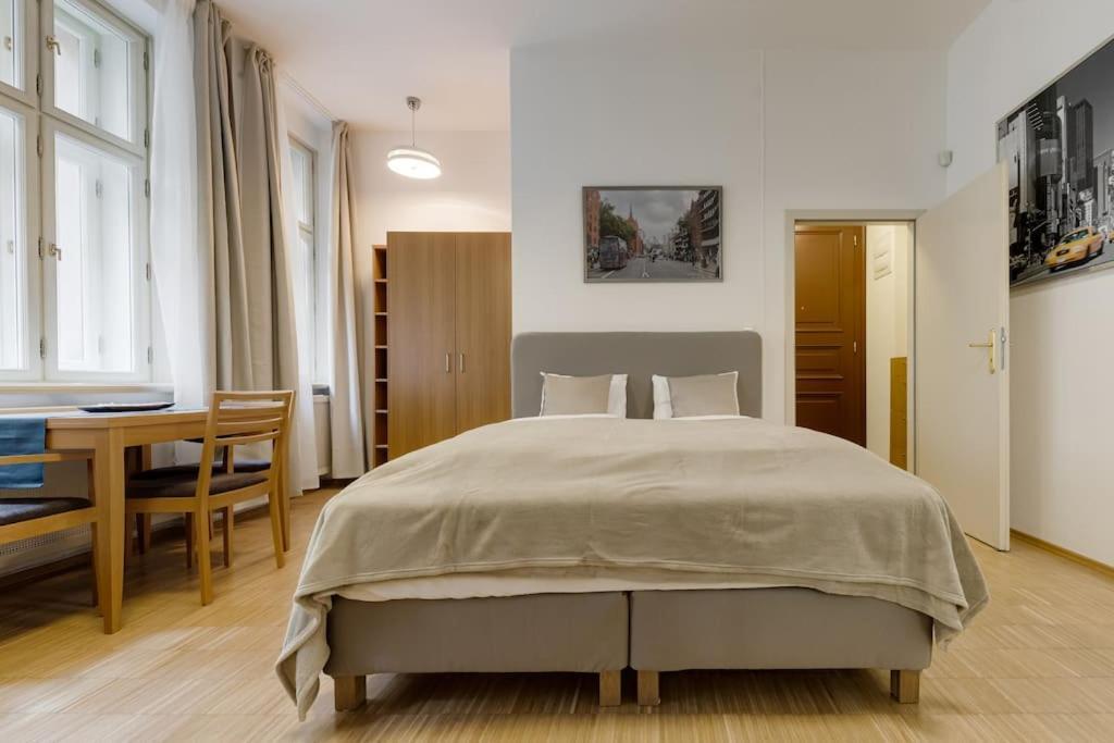 Deluxe Suite In Prime Location Prága Kültér fotó
