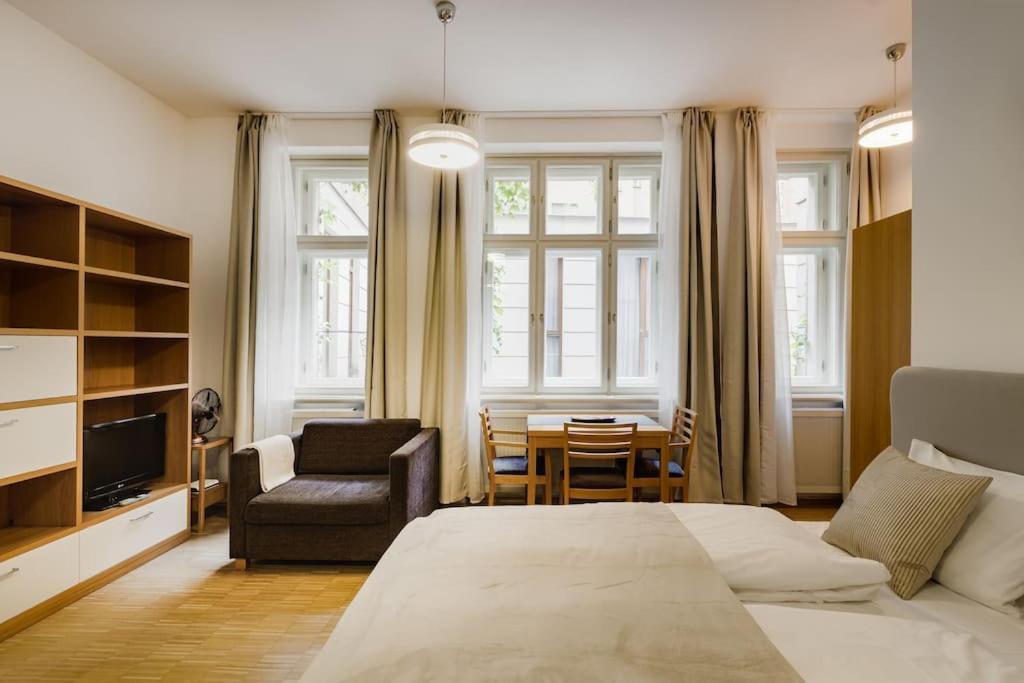 Deluxe Suite In Prime Location Prága Kültér fotó